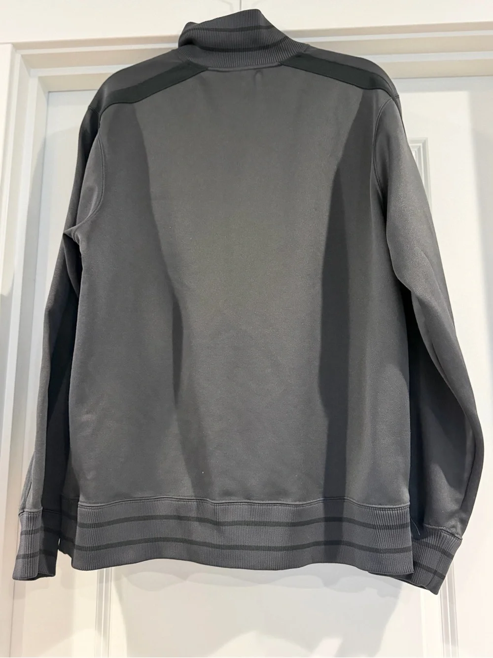 The North Face Men's Charcoal Gray Lightweight Zip Jacket